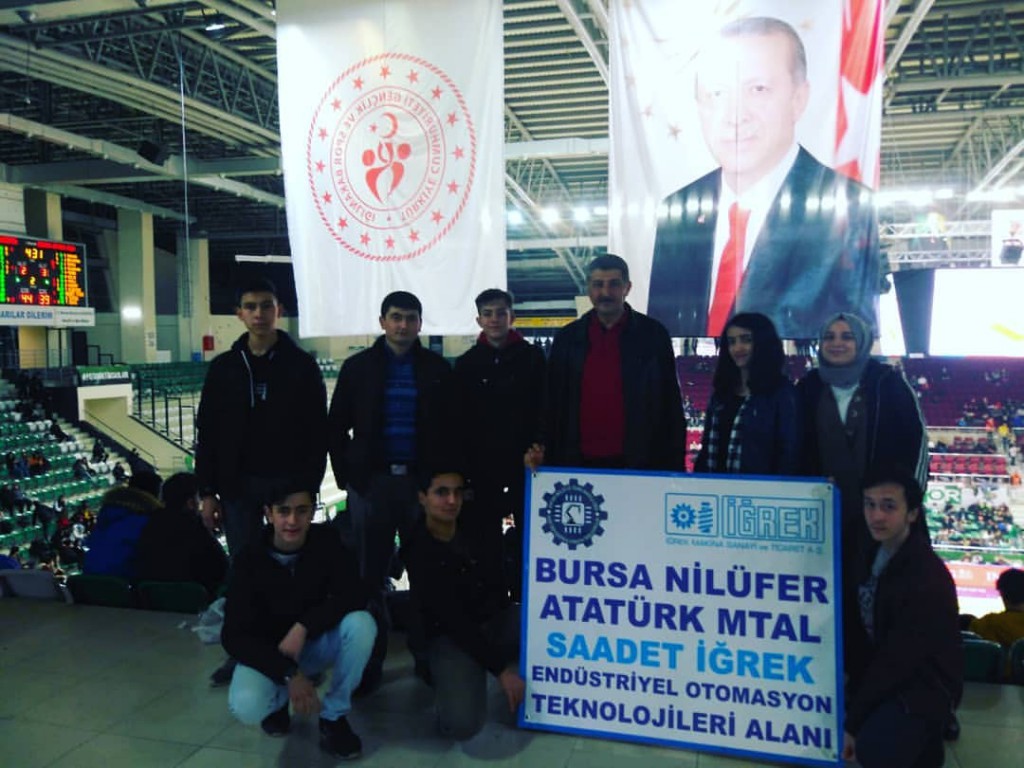 ÖĞRENCİMİZE DESTEK İÇİN TRİBÜNDEYİZ…