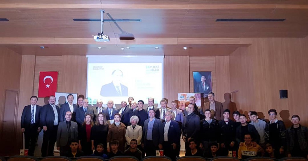 ÖĞRENCİLERİMİZ EROL ÖZKAYAN SÖYLEŞİSİNE KATILDI.