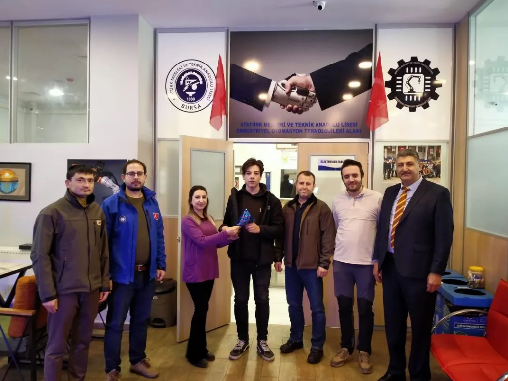 “Kasım Ayı Ayın Öğrencisi” Seçilen Öğrencimiz Doruk Dağhan Öztan’ı Tebrik Ettik.