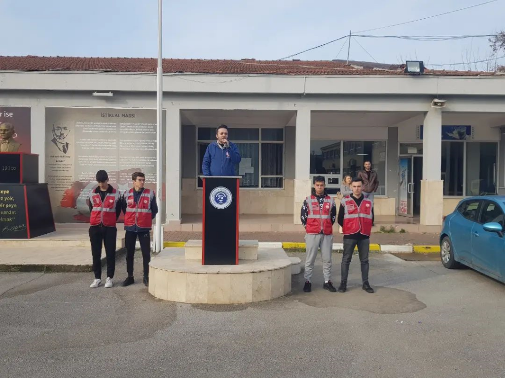 Okulumuzda; “Deprem ve Tahliye Tatbikatı” gerçekleştirildi.