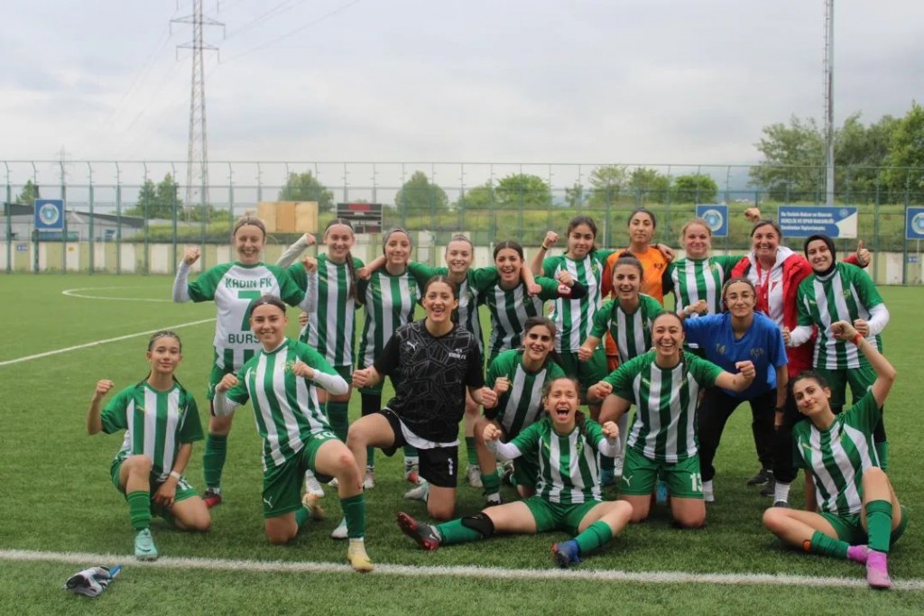 Ayşegül Karaca ve Soğanlı Kadın Futbol Kulübü Play-Off’ta!