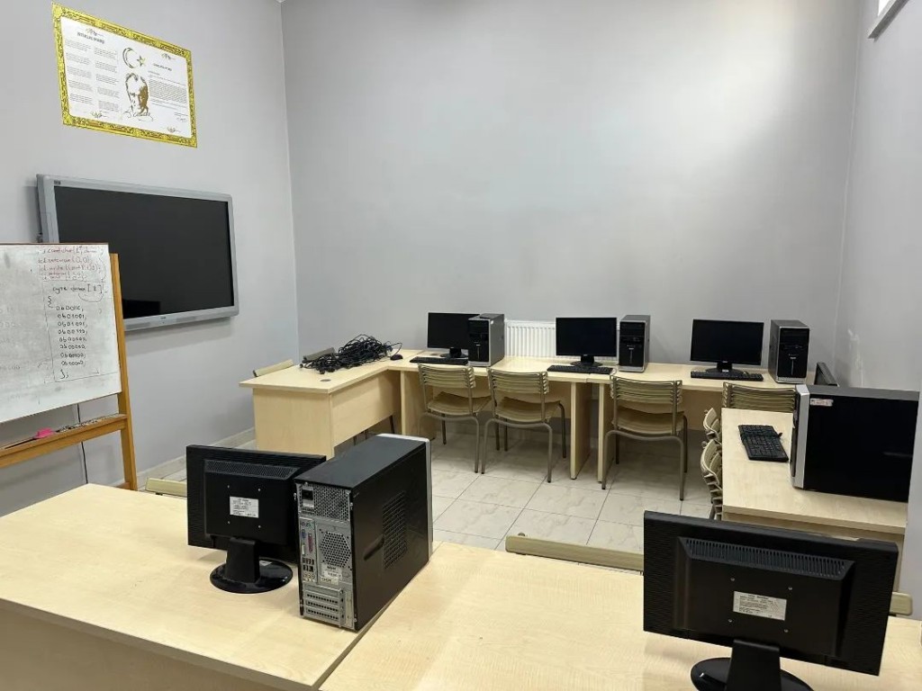 Bursa İstif Makinaları CNC Laboratuvarımıza sandalye hibe etti.