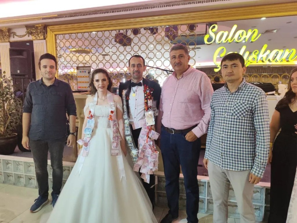 Metin Hocamızın düğün cemiyetine katıldık.