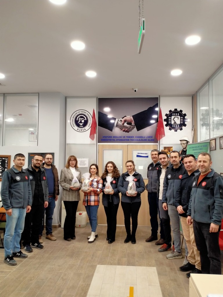 Kadın Öğretmenlerimizin 8 Mart Dünya Kadınlar Günü’nü kutladık.