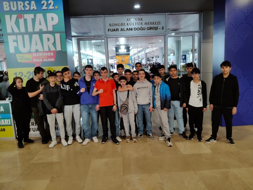 AMP 9/E Sınıfımız ile Tekstil Sanayii Müzesi ve Bursa Kitap Fuarı’nı Ziyaret Ettik.