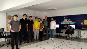 Robot yarışmaları için pist kurulum çalışması gerçekleştirdik.