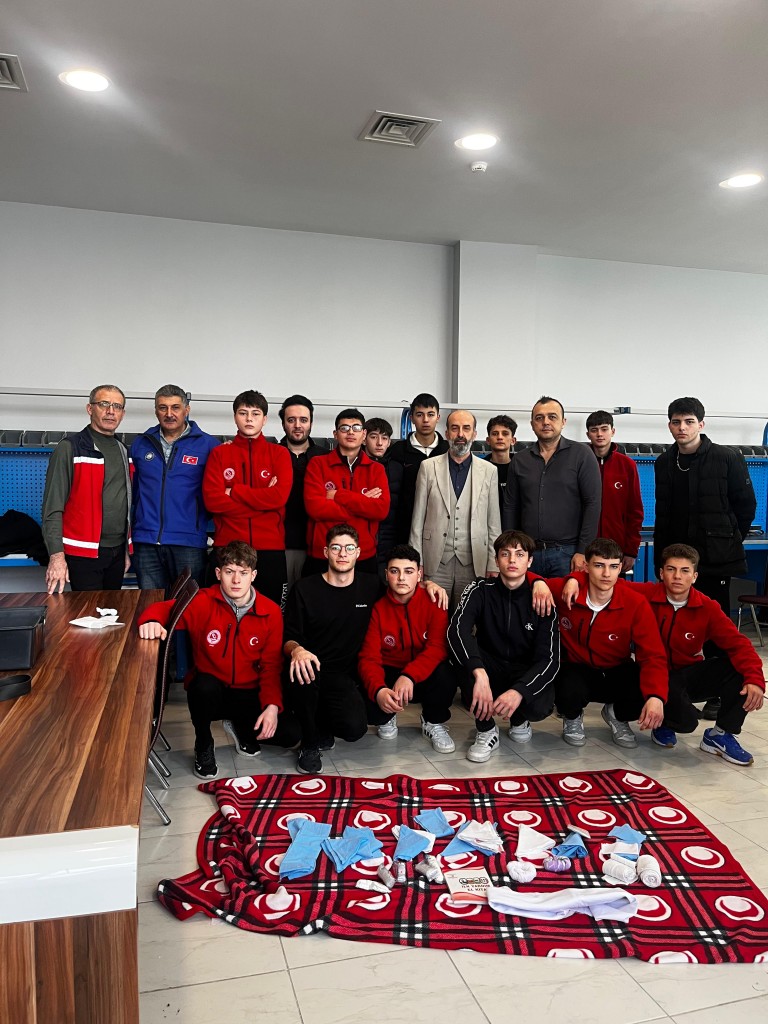 Öğrencilerimiz Temel İlk Yardım Eğitimini Başarıyla Tamamladı